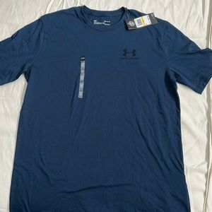 Men’s brand new with tags. Navy blue size medium under armor t shirt.
